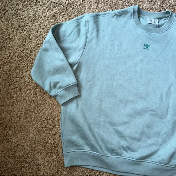 Women's Adidas Essentials Oversized Sweatshirt Size XL - Picture 2 of 5